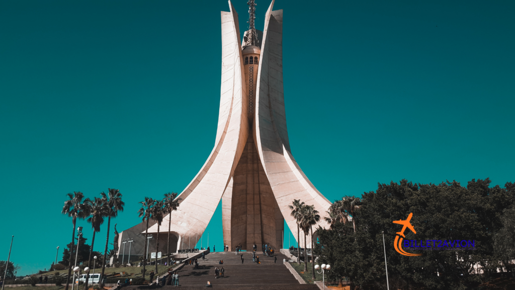 Comparer les vols France Algérie avec Billet2Avion.com pour trouver les meilleurs billets d'avion vers Alger, Oran et Constantine.