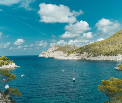 bay-beach-blue-2242207.jpg